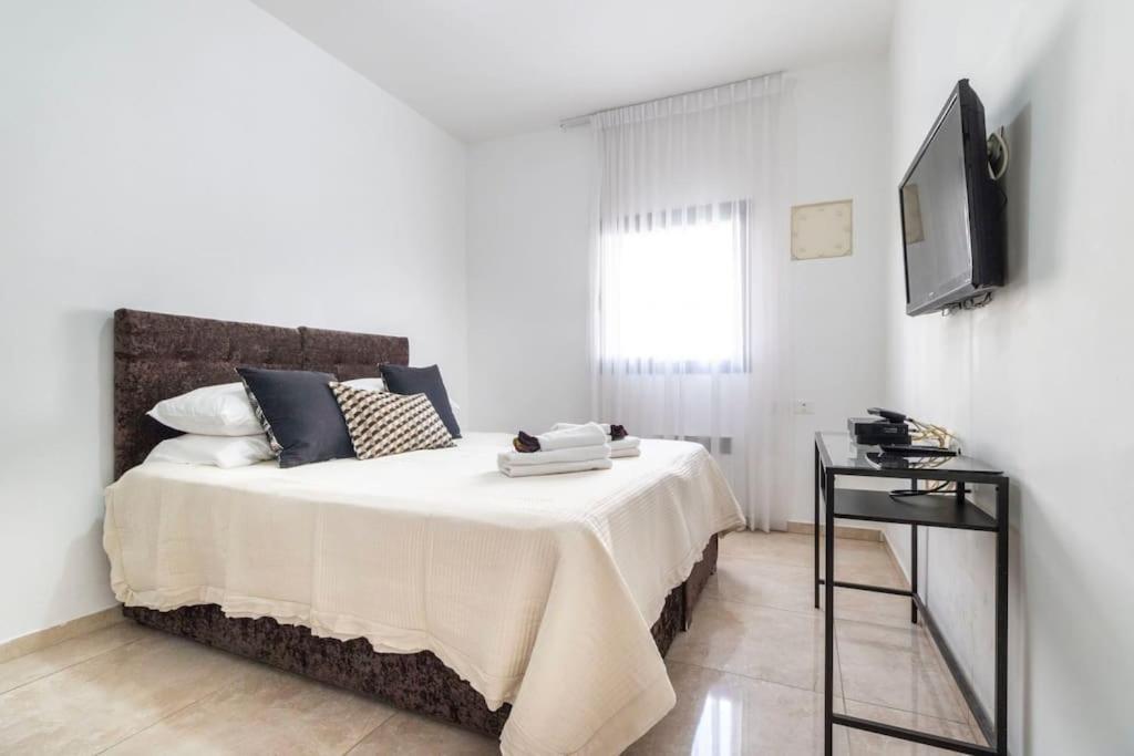 Luxury 3 Bedroom Apt, Harav Kook7 Jerusalém Exterior foto