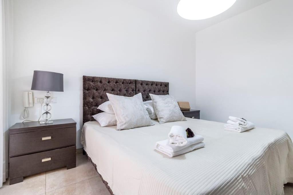 Luxury 3 Bedroom Apt, Harav Kook7 Jerusalém Exterior foto