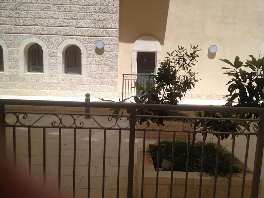 Luxury 3 Bedroom Apt, Harav Kook7 Jerusalém Exterior foto
